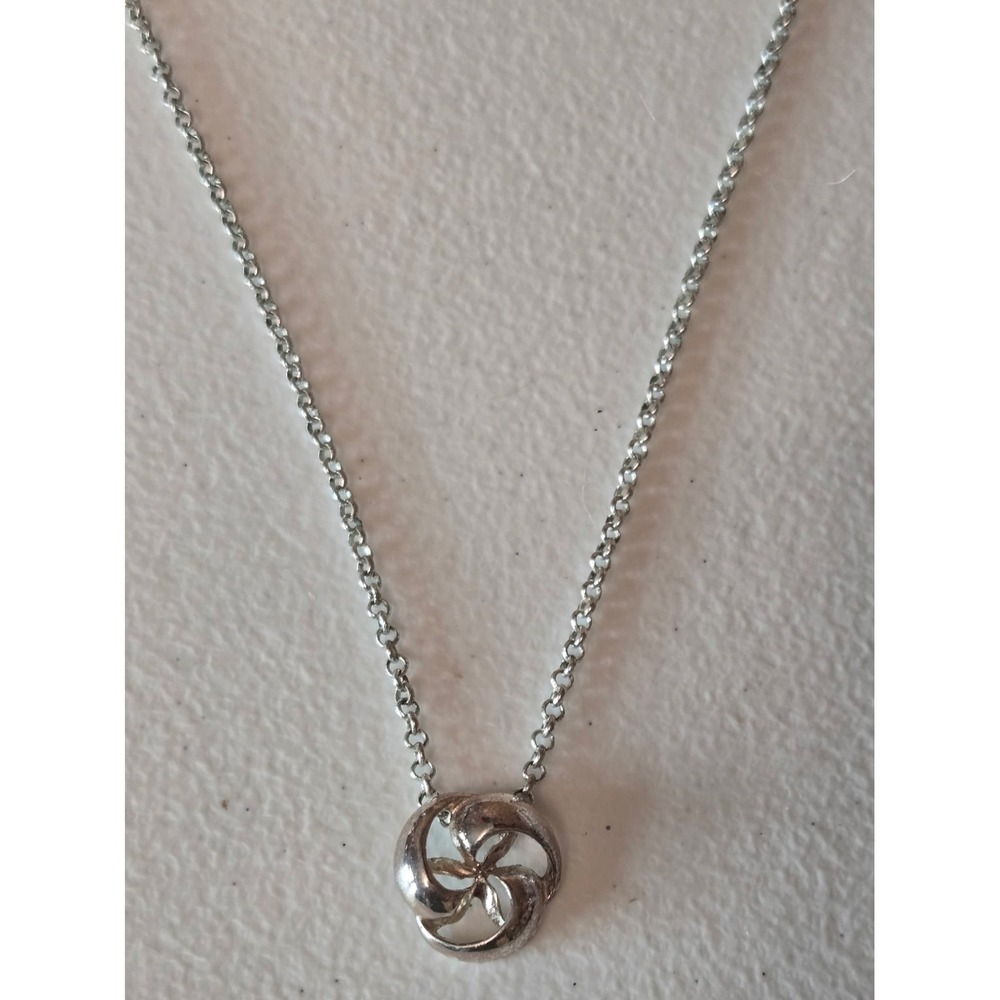 Jones‎ New York JNY Silver Tone Floral Pinwheel Pendant Necklace 18.5"